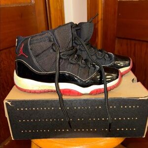 Jordan Bred 11 Sneakers